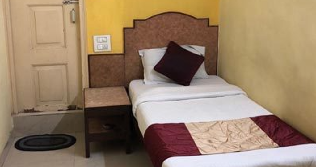 Single Bed Room